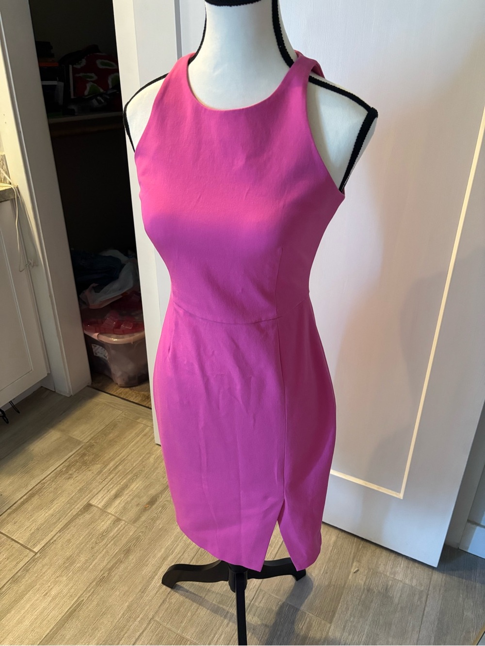 Banana Republic Fuchsia Sheath Dress - Sleek Sleeveless Design